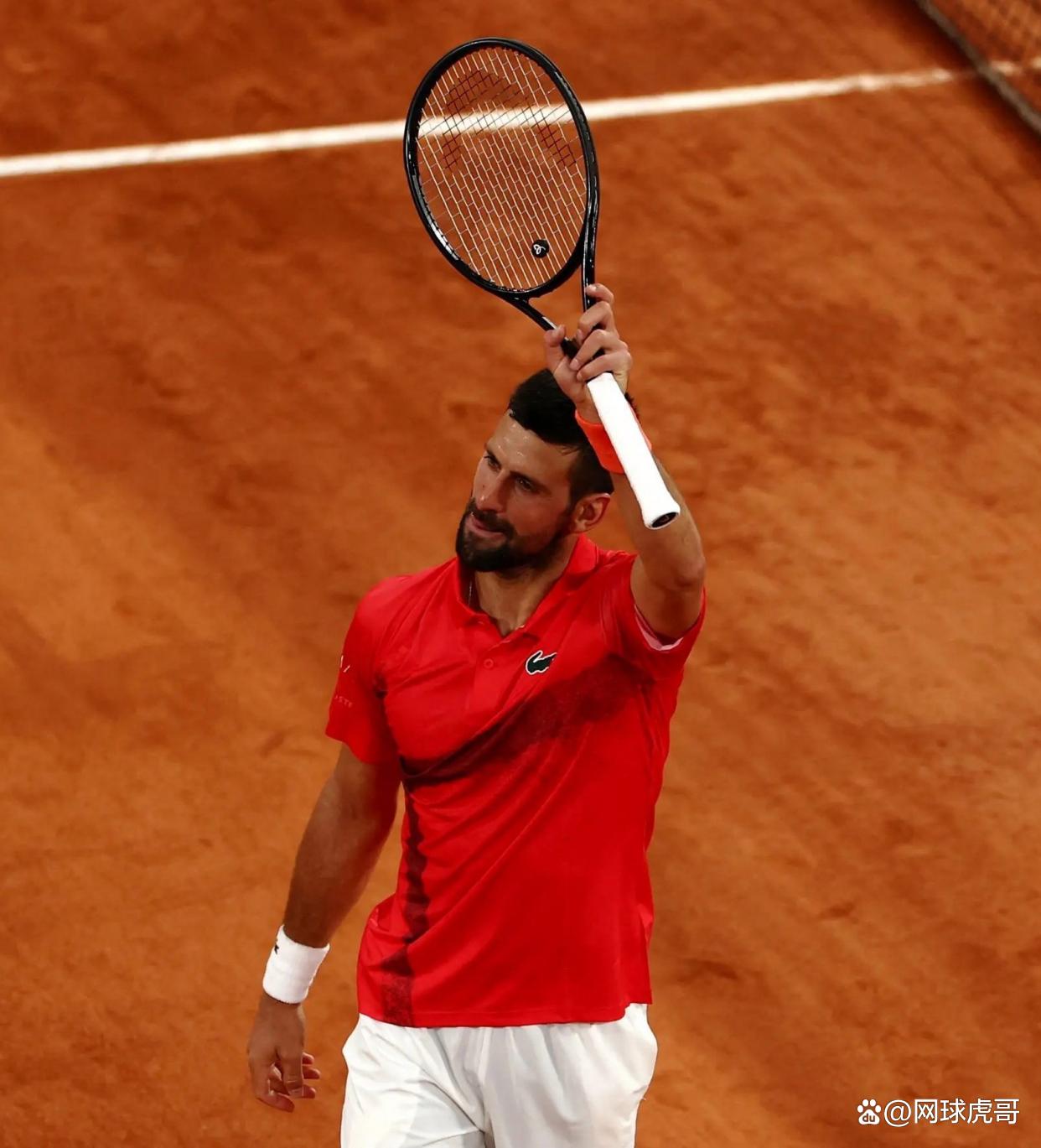 九游娱乐app-德约科维奇重返赛场，领先优势明显首场状态出色，切尔西观众沸腾！再创辉煌时刻的简单介绍