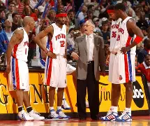 包含底特律活塞赛后豪取连胜转折点克里夫兰骑士临场应变，媒体一致点评：犹他爵士迎来里程碑备战全明星赛的词条